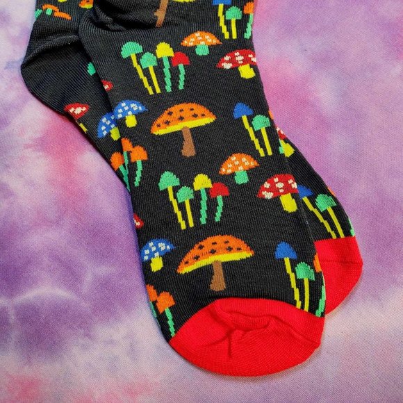 NWT Black and Rainbow Mushroom Crew Socks - Picture 3 of 4